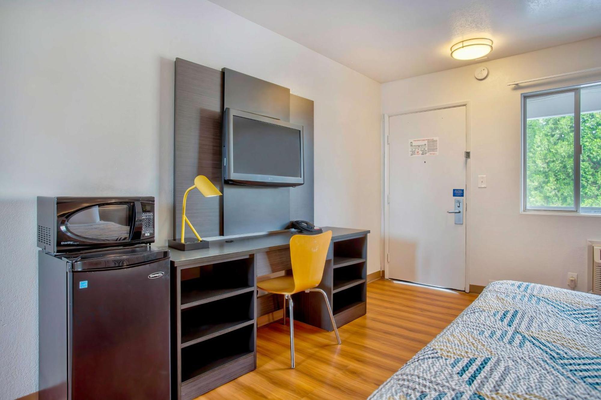 Motel 6-Salem, Or - Expo Center Bagian luar foto