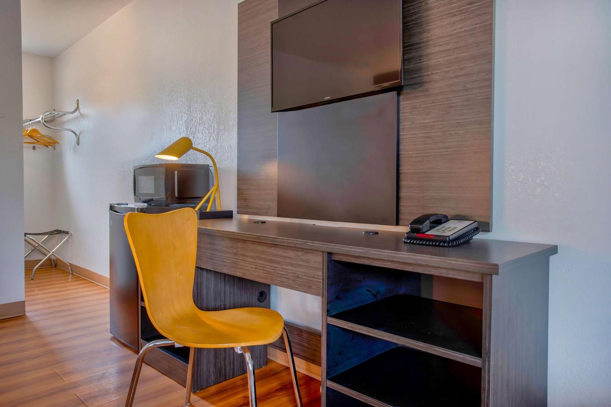 Motel 6-Salem, Or - Expo Center Bagian luar foto