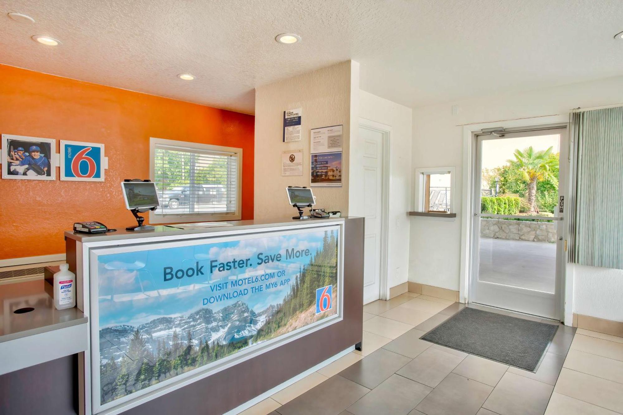 Motel 6-Salem, Or - Expo Center Bagian luar foto