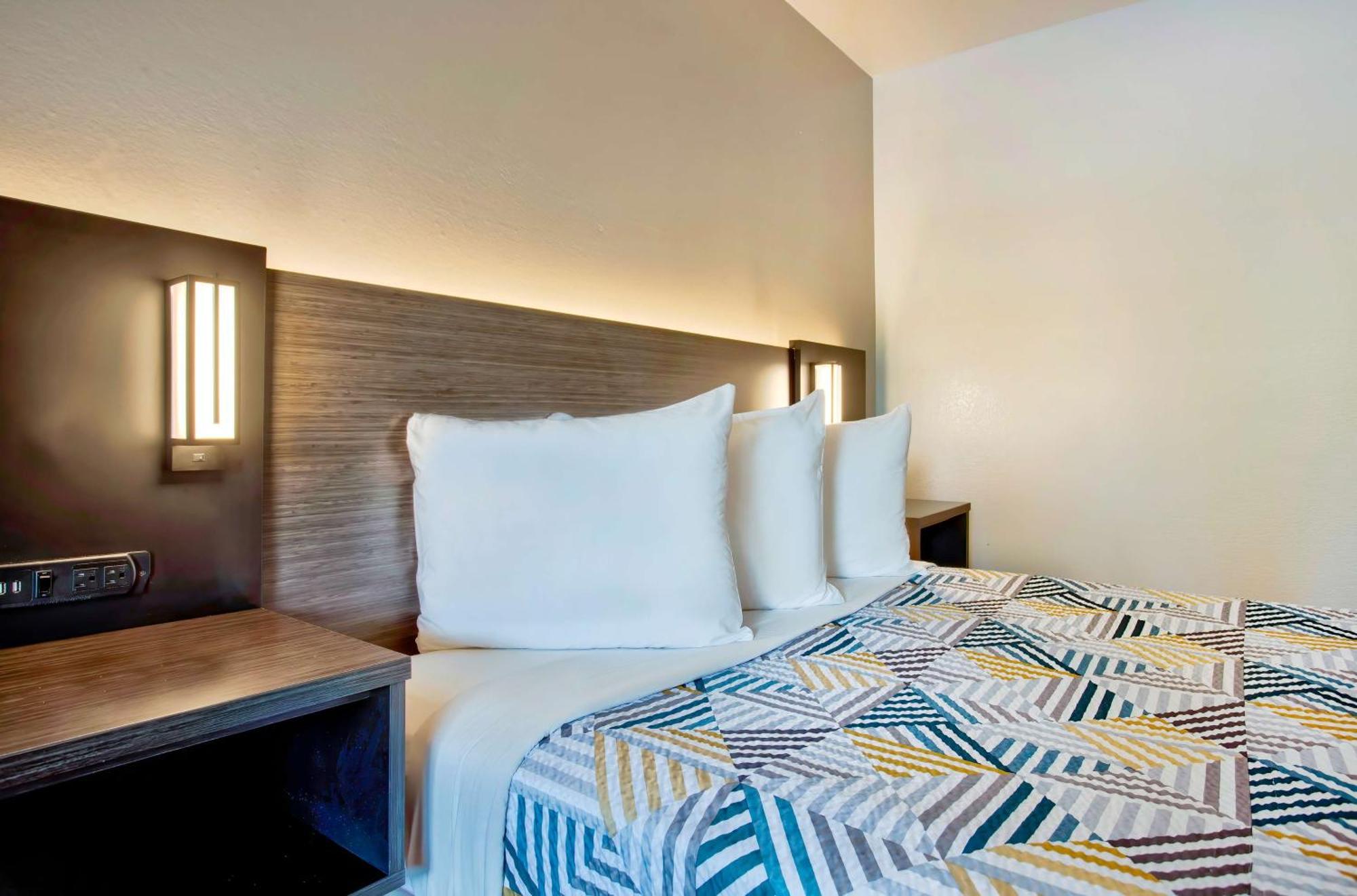 Motel 6-Salem, Or - Expo Center Bagian luar foto