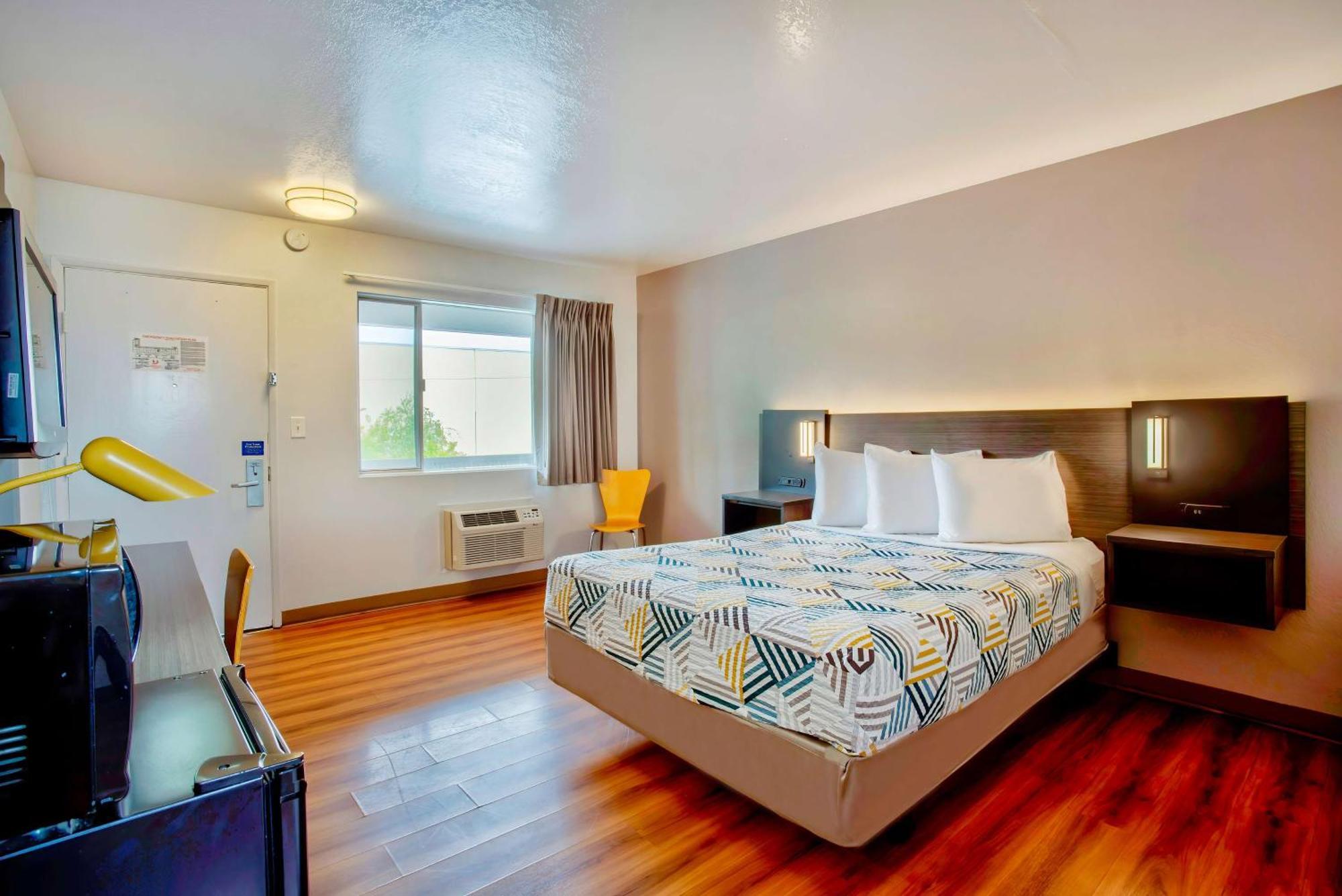 Motel 6-Salem, Or - Expo Center Bagian luar foto
