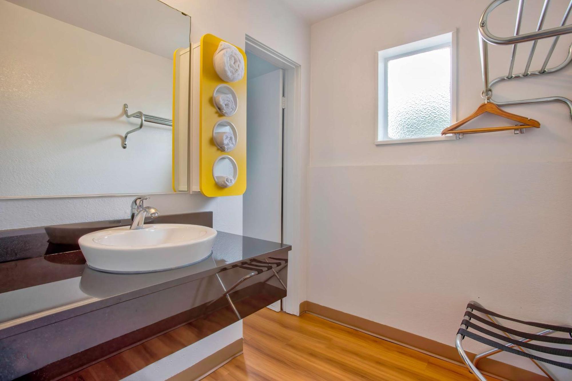 Motel 6-Salem, Or - Expo Center Bagian luar foto